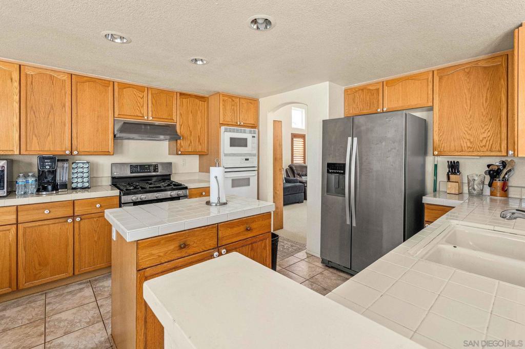 10941 Waterton Road Property Photo 9