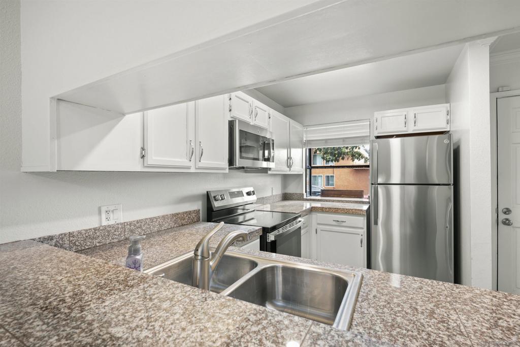 4560 Twain Ave 3 Property Photo 6