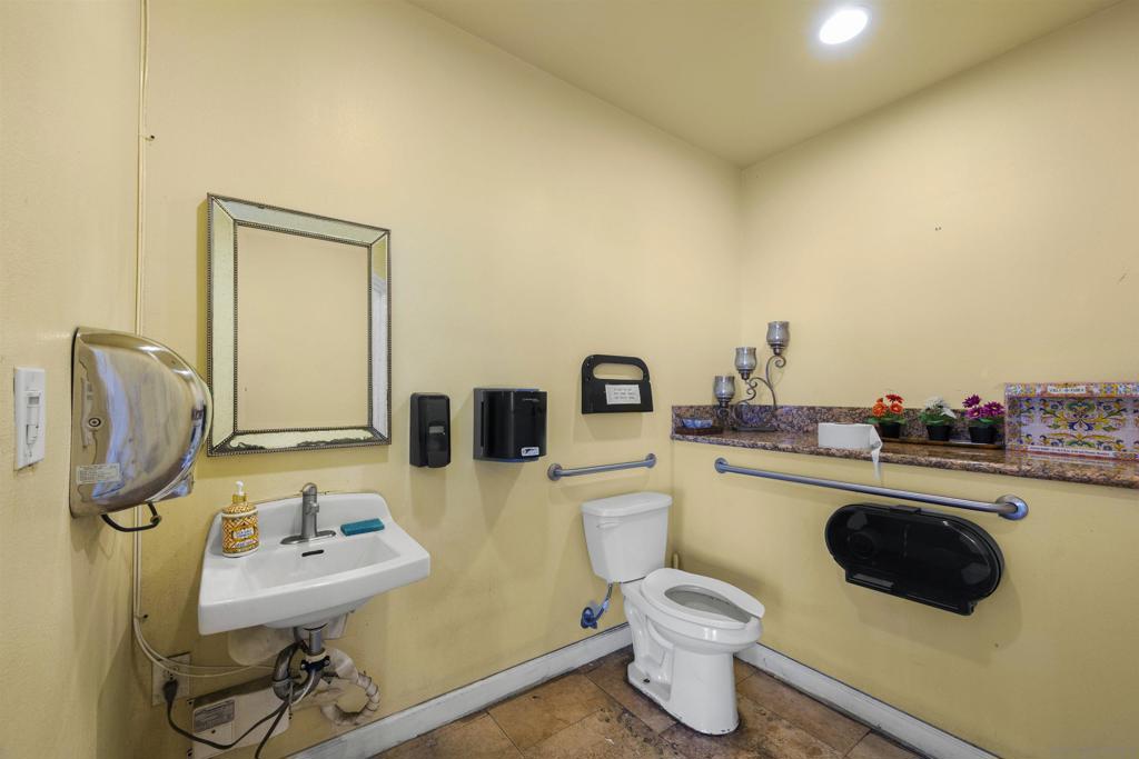 7865 Balboa Ave. Property Photo 13