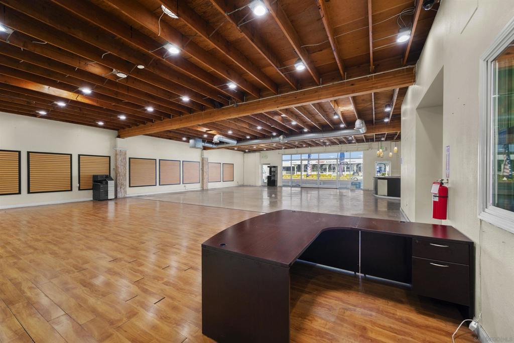 7865 Balboa Ave. Property Photo 28
