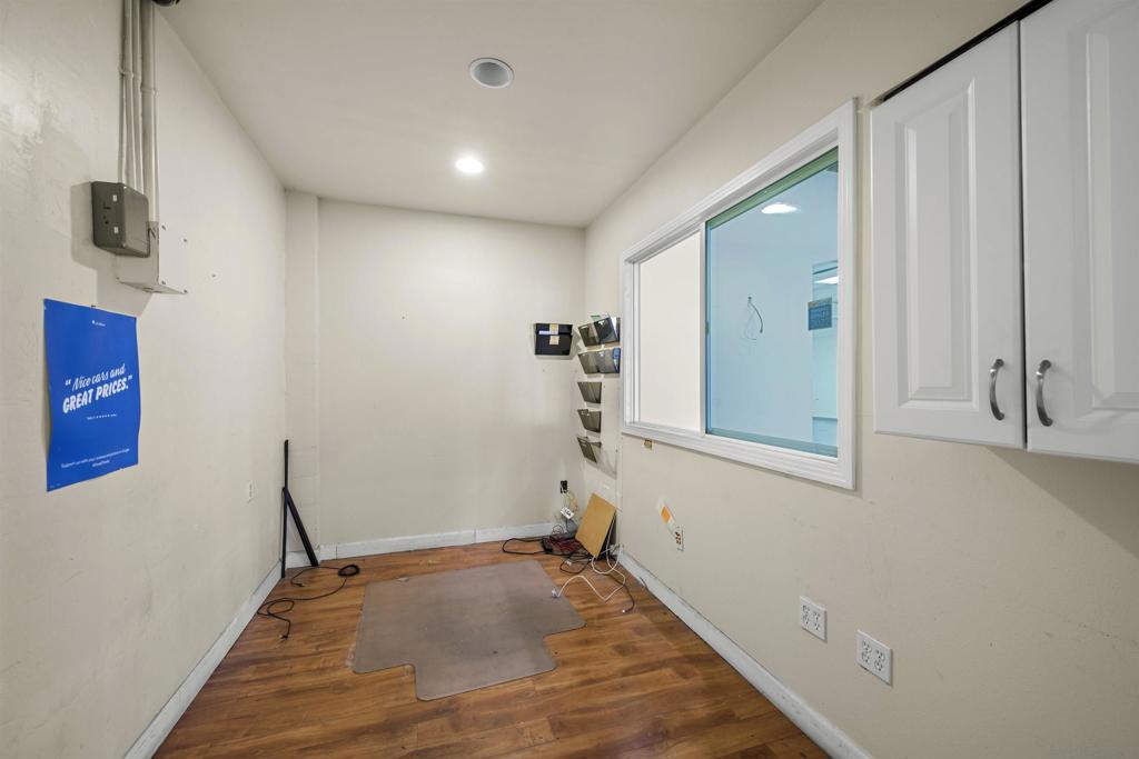 7865 Balboa Ave. Property Photo 32