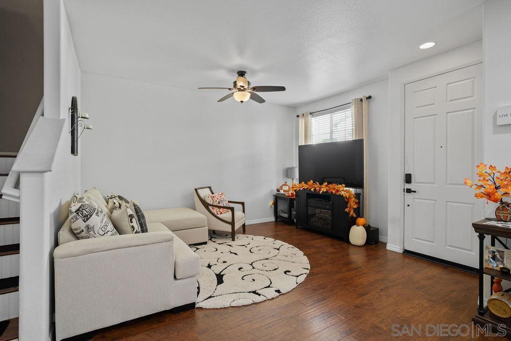 41880 Davenport Way C Property Photo 3