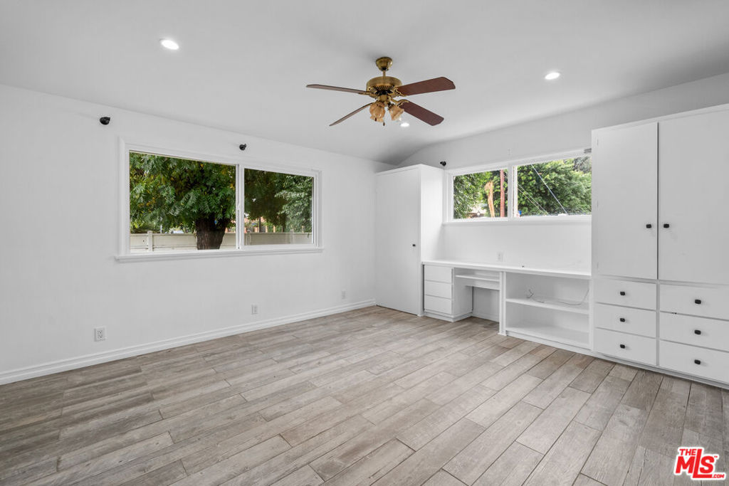 17059 Albers Street Property Photo 6