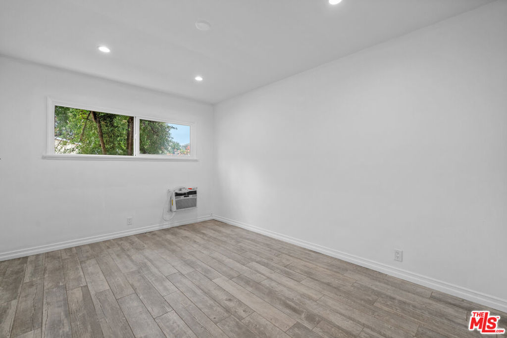 17059 Albers Street Property Photo 10