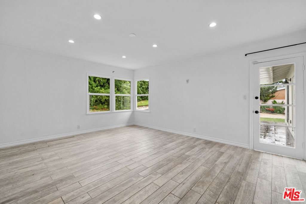 17059 Albers Street Property Photo 11