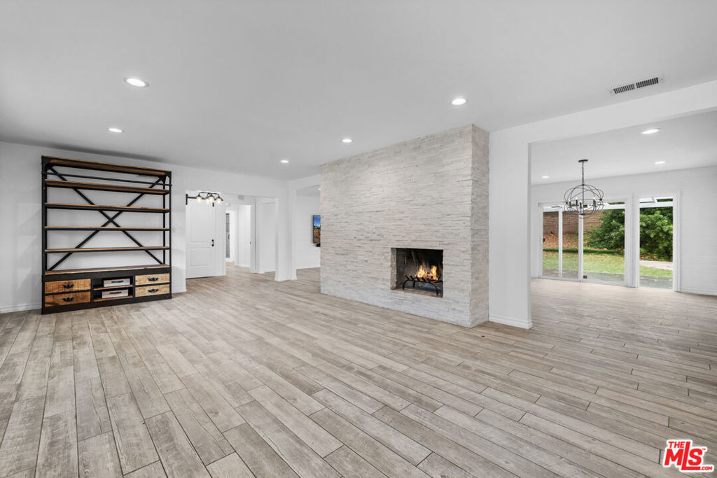 17059 Albers Street Property Photo 13