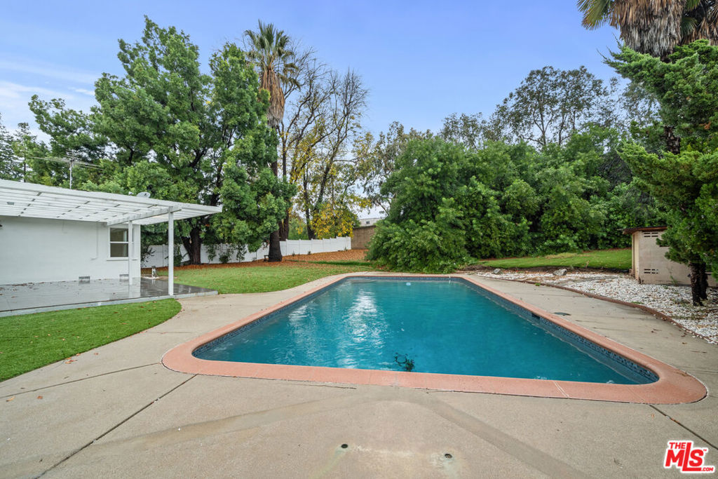 17059 Albers Street Property Photo 17