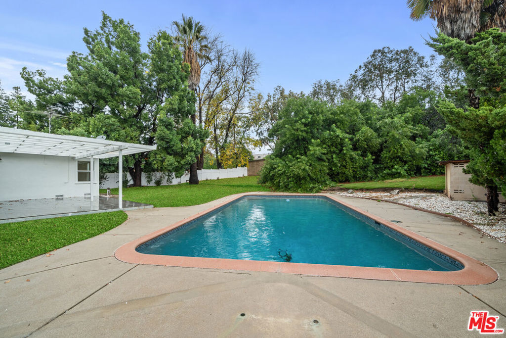 17059 Albers Street Property Photo 18