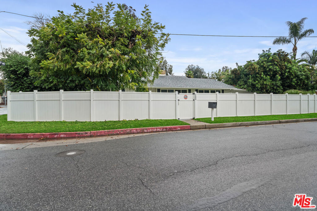17059 Albers Street Property Photo 22