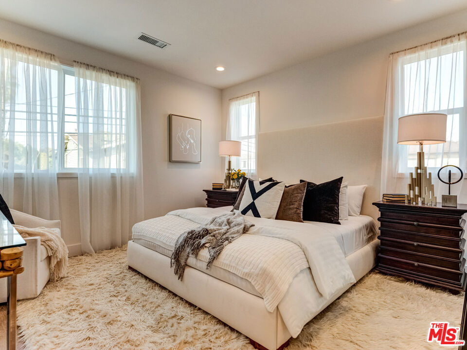3630 Beethoven Street Property Photo 18