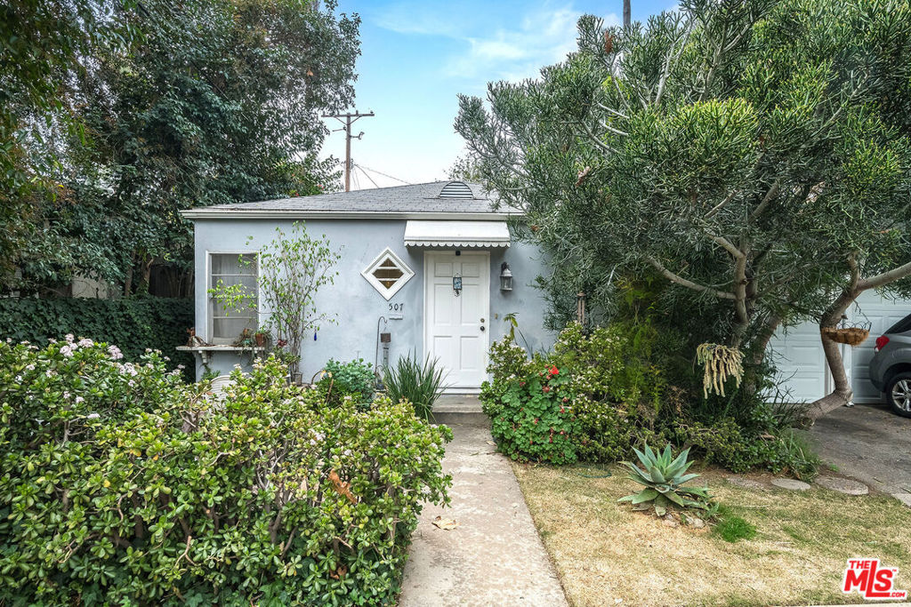 2924 W Riverside Drive Property Photo 13
