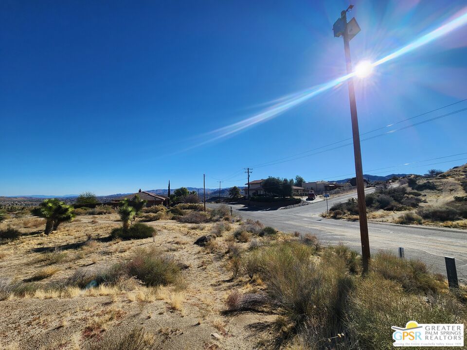 54260 Pinon Drive Property Photo 7