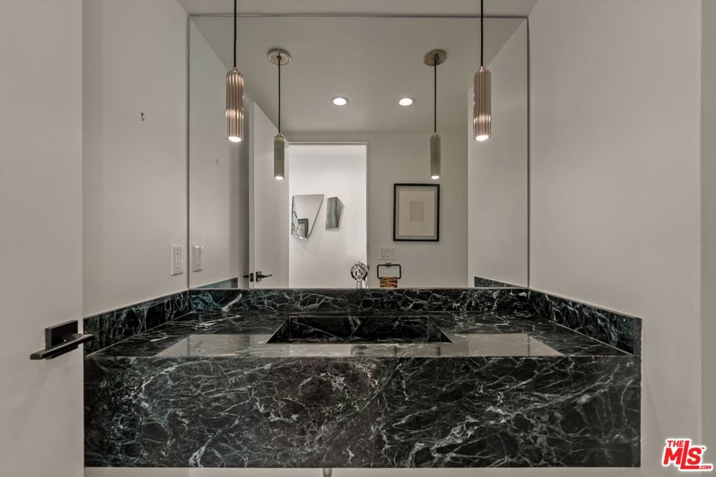 8787 Shoreham Drive 1106 Property Photo 5