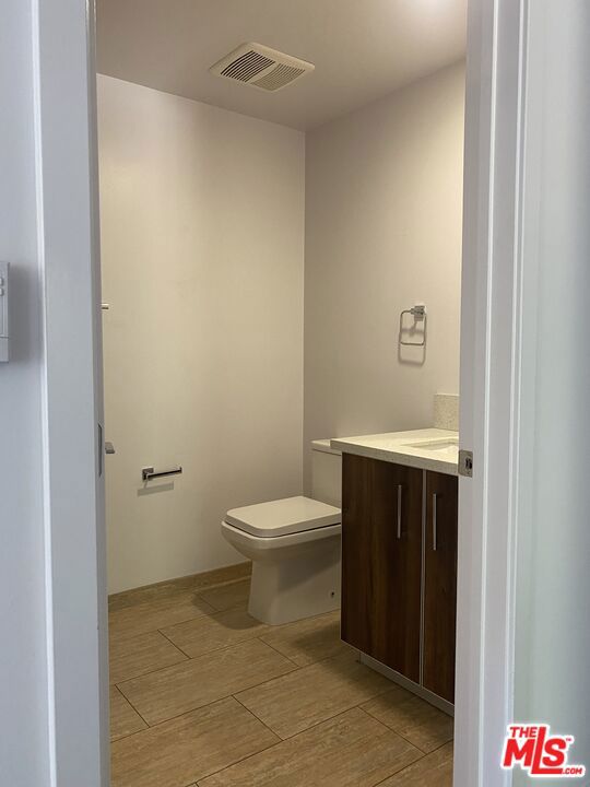 1968 N Lake Avenue 201 Property Photo 6