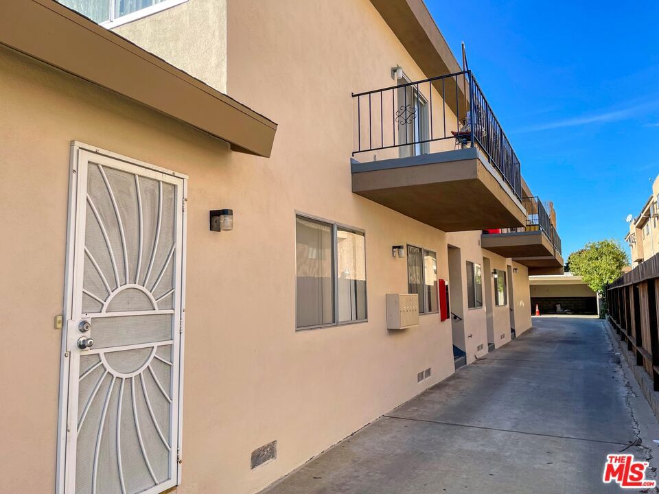 915 Enterprise Avenue Property Photo 4