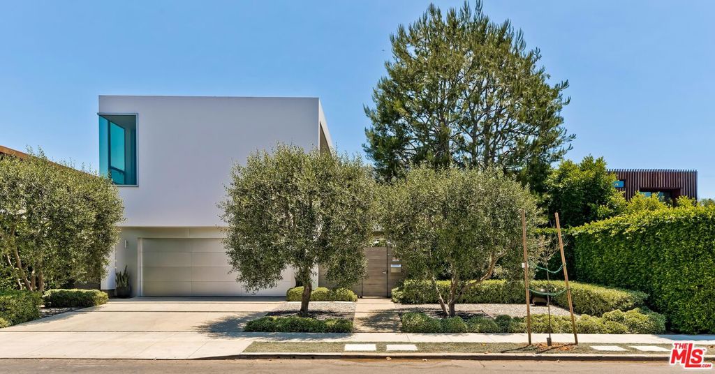 1342 Appleton Way Property Photo 1