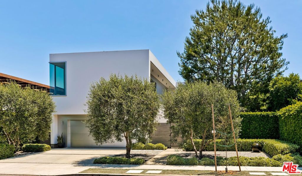 1342 Appleton Way Property Photo 2