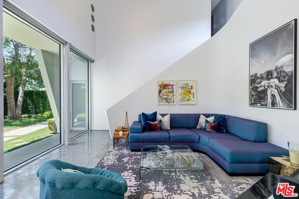 1342 Appleton Way Property Photo 10