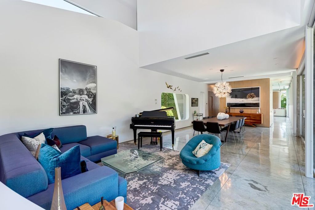 1342 Appleton Way Property Photo 11