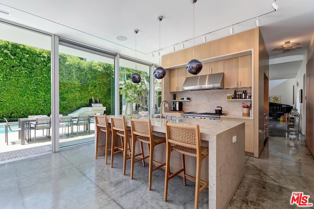 1342 Appleton Way Property Photo 16