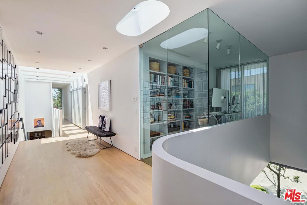 1342 Appleton Way Property Photo 36