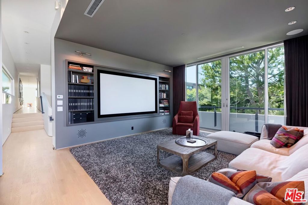 1342 Appleton Way Property Photo 39