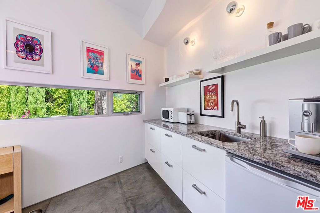 1342 Appleton Way Property Photo 44