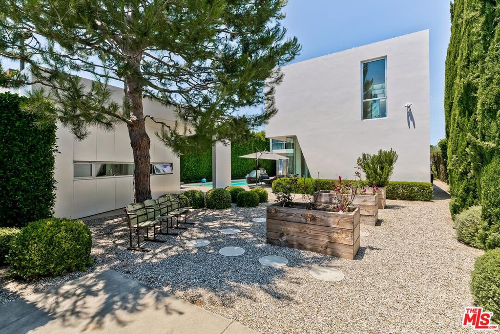 1342 Appleton Way Property Photo 46