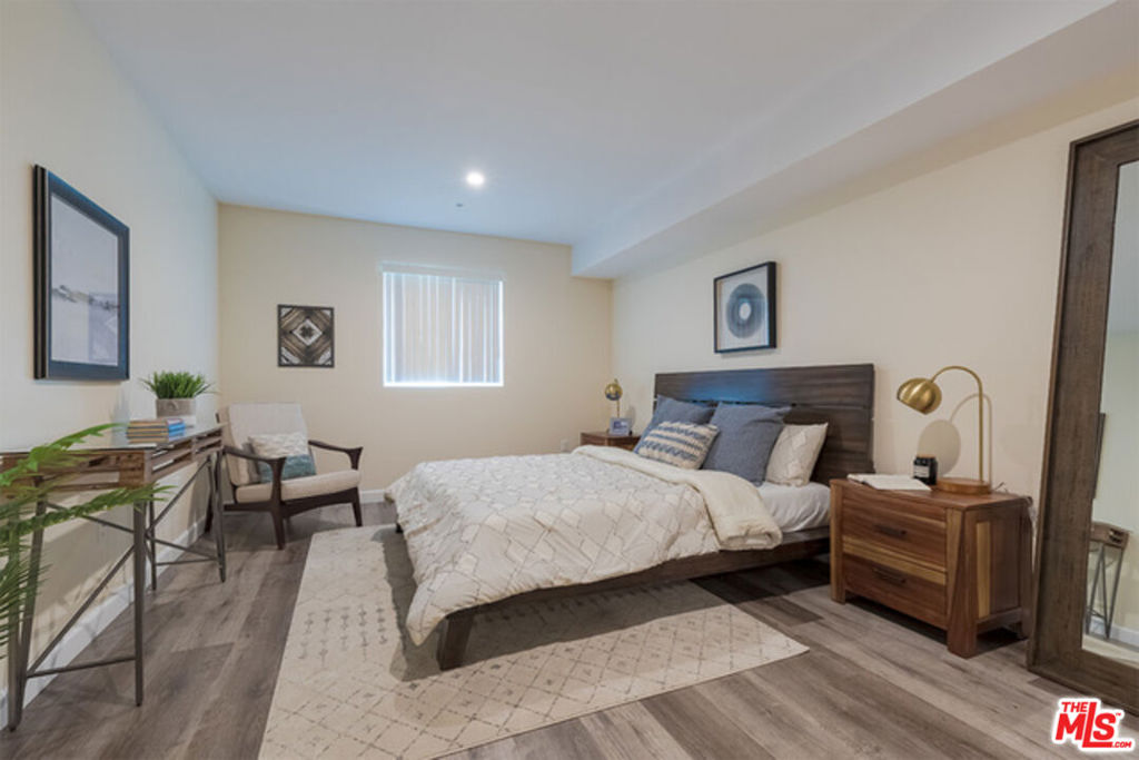 850 S Gramercy Place 305 Property Photo 7