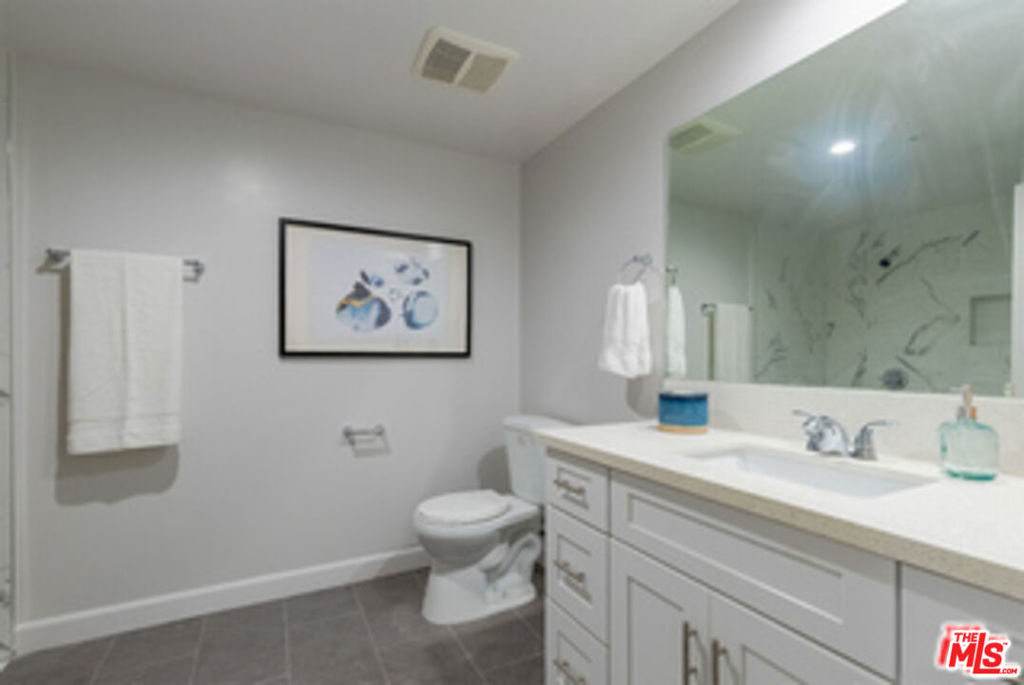 850 S Gramercy Place 305 Property Photo 12