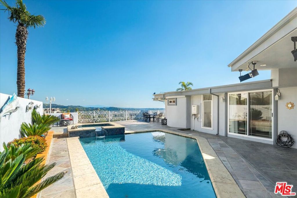 1975 Deermont Road Property Photo 2