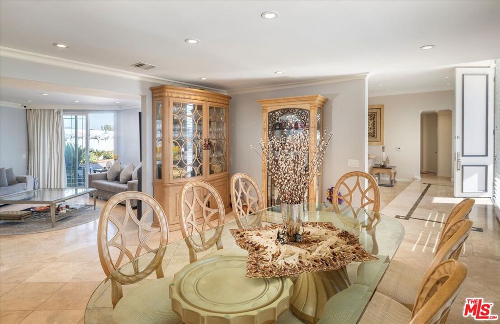 1975 Deermont Road Property Photo 9