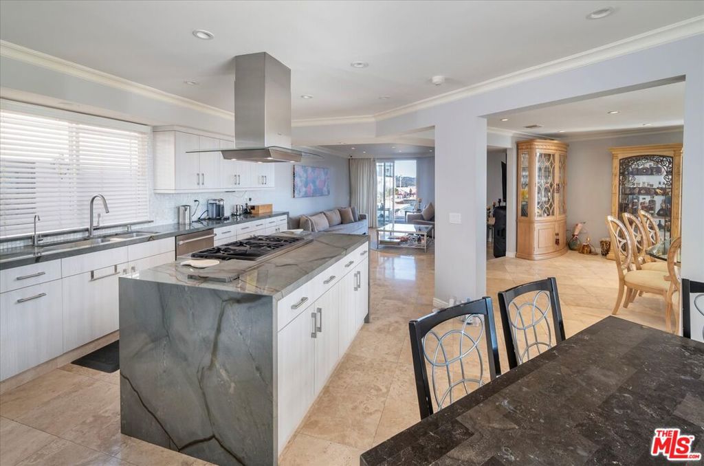 1975 Deermont Road Property Photo 12