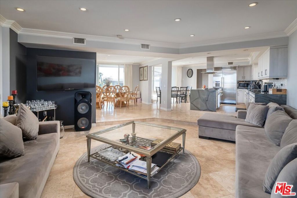 1975 Deermont Road Property Photo 15