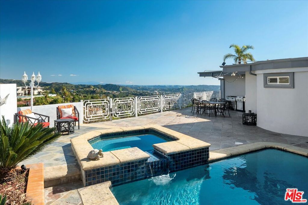 1975 Deermont Road Property Photo 16