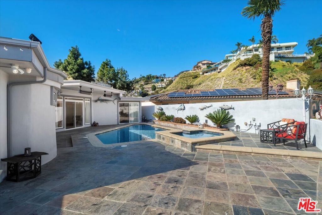 1975 Deermont Road Property Photo 21