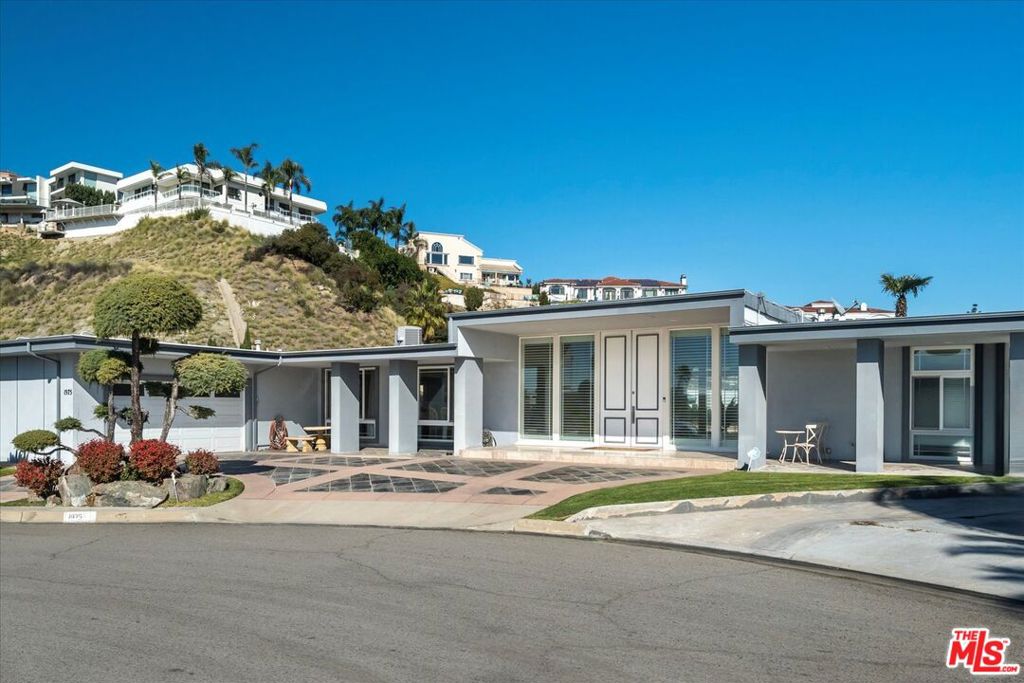 1975 Deermont Road Property Photo 31