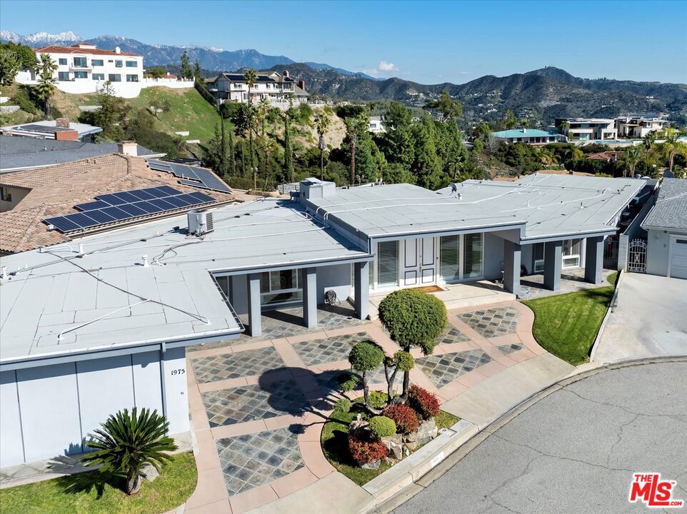 1975 Deermont Road Property Photo 34