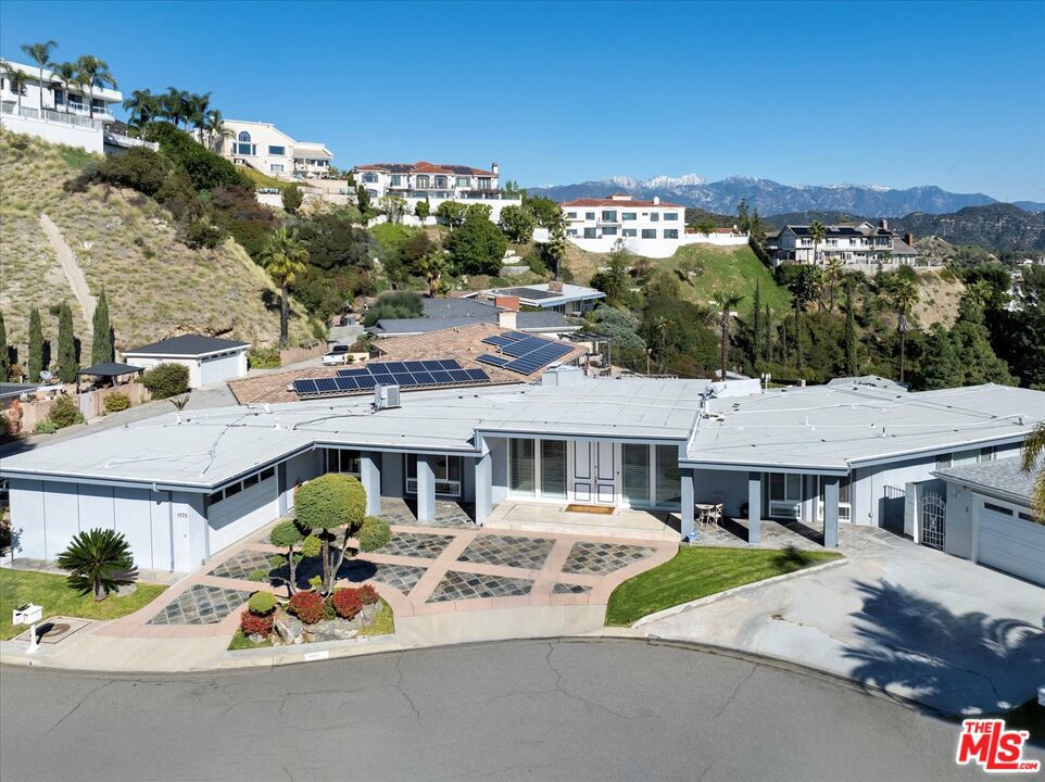 1975 Deermont Road Property Photo 35