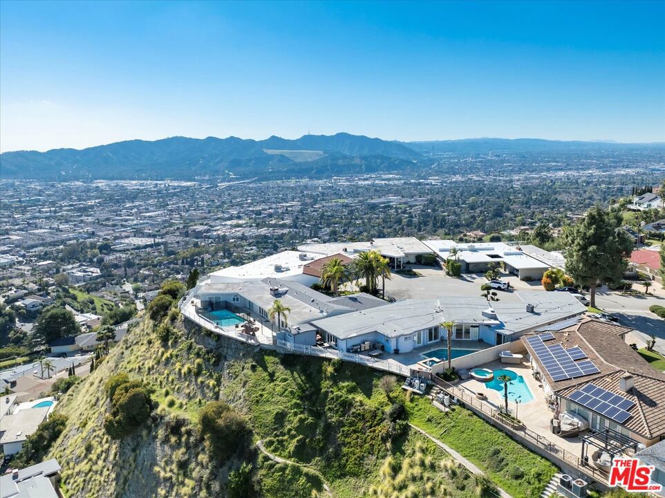 1975 Deermont Road Property Photo 38