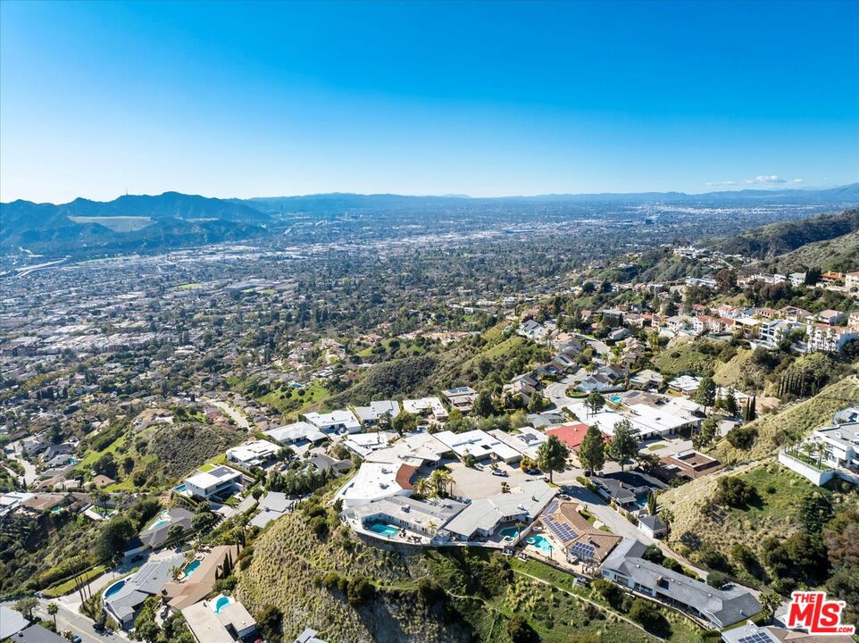 1975 Deermont Road Property Photo 42