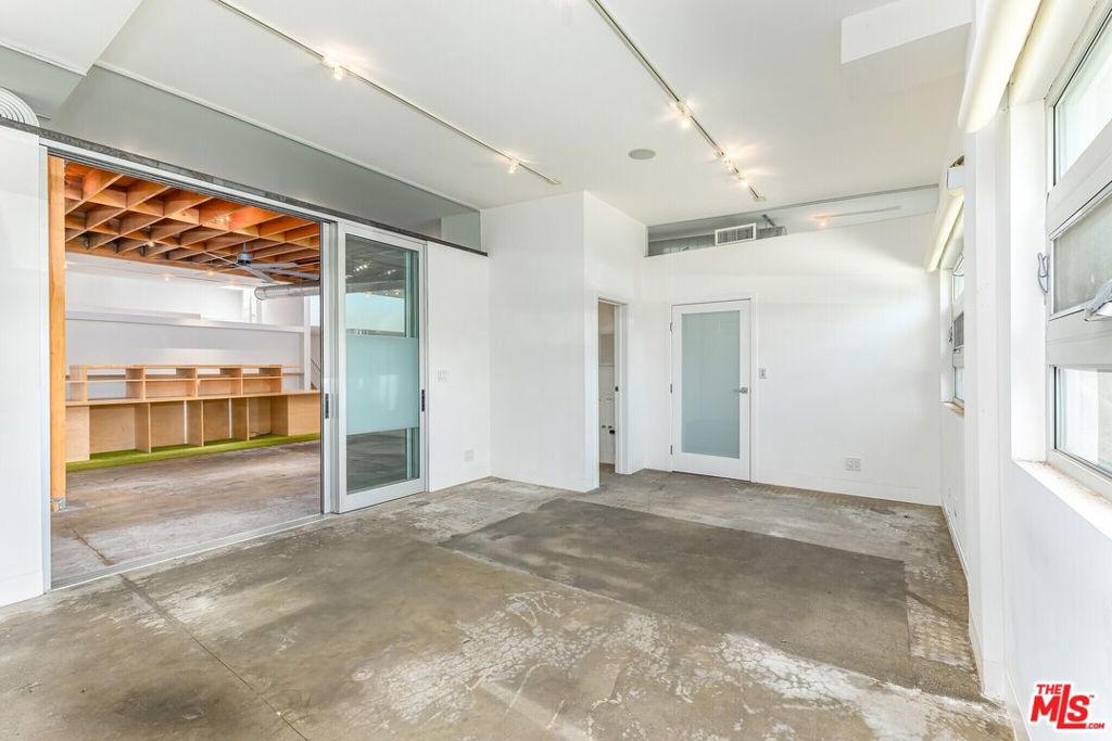 726 N Cahuenga Boulevard Property Photo 4