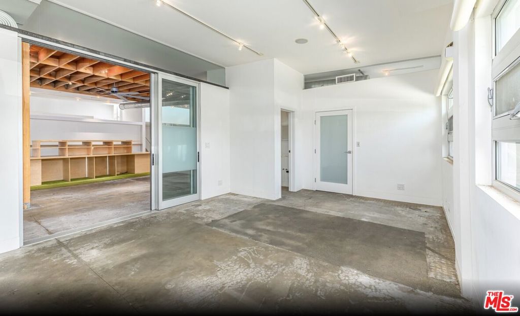 726 N Cahuenga Boulevard Property Photo 6