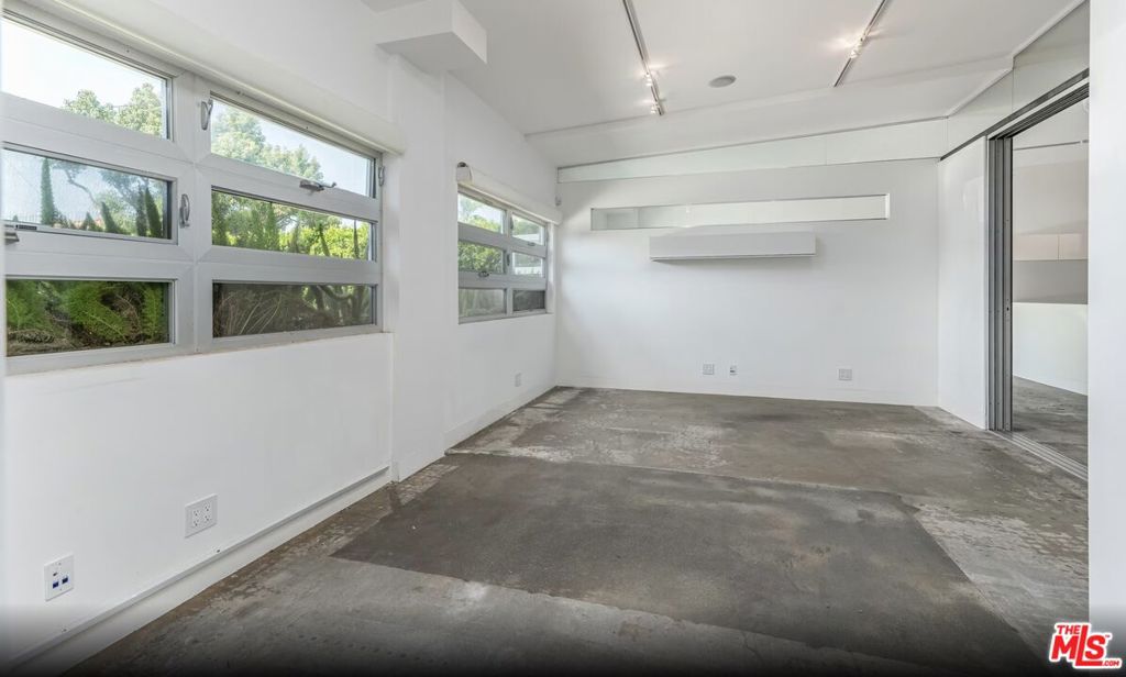 726 N Cahuenga Boulevard Property Photo 7