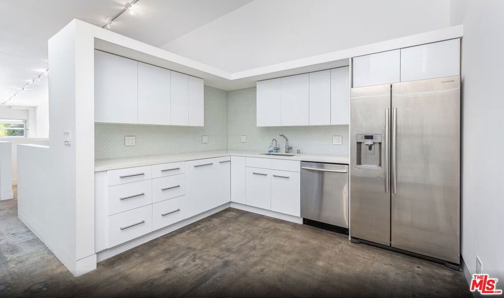 726 N Cahuenga Boulevard Property Photo 13