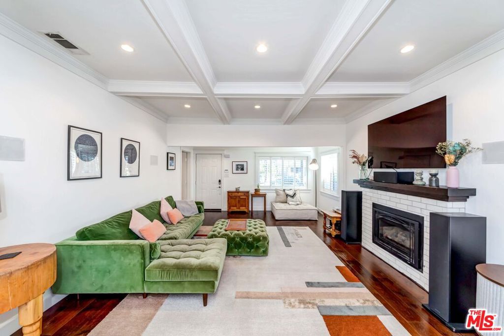 3461 2nd Avenue Property Photo 2