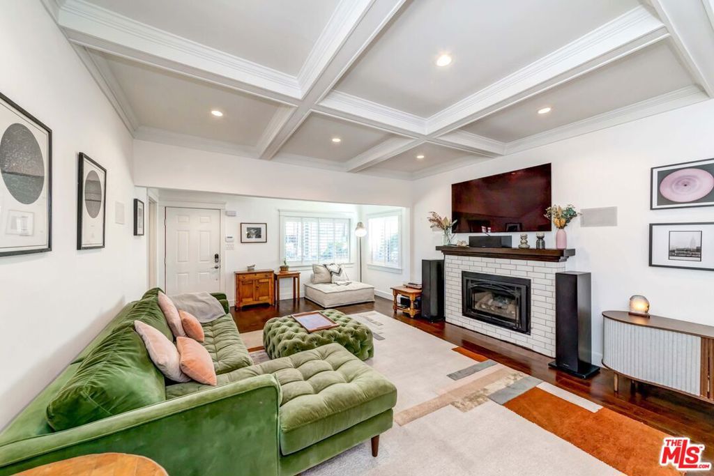 3461 2nd Avenue Property Photo 3