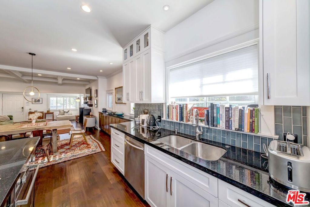 3461 2nd Avenue Property Photo 7