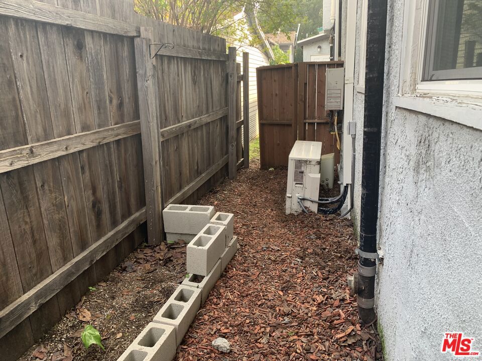 1620 Maltman Avenue 1/2 Property Photo 15