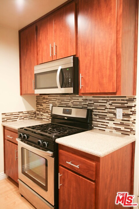 5470 Brittany Way 3 Property Photo 8